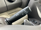 操作しやすい位置に配置されたウインカーレバーです。スムーズな操作で、安全な車線変更をサポートします。
