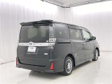 走りにこだわりながら収納力も持ち合わせたお車です。荷物を載せて軽快なドライブを楽しめますよ♪