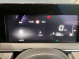 モニター式メータパネルです。回生モニター等様々な情報表示を変更できるデジタルスピードメーターとなっております。