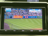 停車中に楽しめるTV機能です。ニュースやエンターテイメントで、待ち時間を有効活用できます。後部座席の方も楽しめるのもポイントです。