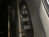 【パワーウインドウ】運転席のスイッチで、各席の窓ガラスの開閉ができます!あると便利ですよね!