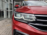 LEDマトリックスヘッドライト「IQ.LIGHT」。対向車や先行車を検知し、LEDを個別制御。まぶしさを抑えながら、夜間の視界をしっかり確保します。