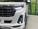 【LEDヘッドライト】悪天候や夜間走行時も良好な視界を確保し安心して運転できる高輝度LEDヘッドライトを装備!点灯速度が早く、消費電力も抑えられています。