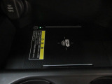 対応スマホを置くだけで、ワイヤレスで充電可能です。