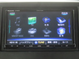 多彩なメディア再生。フルセグ、録音、DVD再生、Bluetooth対応です。