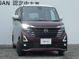 LEDヘッドライトです。ハイビームアシスト・ヘッドランプをハイビームにして走行中、前方の対向車や先行車がいたり、明るい場所を走行すると自動でロービームになります。