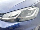●LEDヘッドライト:夜間走行時も良好な視界を確保し安心して運転できる高輝度LEDヘッドライトを装備!点灯速度が早く、消費電力も抑えられています。