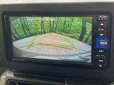 【バックカメラ】駐車時に後方がリアルタイム映像で確認できます。大型商業施設や立体駐車場での駐車時や、夜間のバック時に大活躍!運転スキルに関わらず、今や必須となった装備のひとつです!