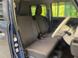 運転席シート廻りは使用感も少なく、良好な状態となっています。前オーナー様が丁寧に使っていたことがよくわかりますね。