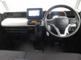ぜひ展示車の運転席に座ってみてください。