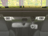 【アイサイトVer3】前方の車両等を検知し、衝突しそうな時は警報で注意を促し、ブレーキを踏む力をサポート。ブレーキを踏めなかった場合は衝突被害軽減ブレーキが作動、衝突回避をサポートします。