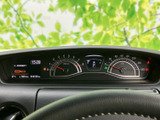 視認性の高いメーターで、運転に必要な情報を的確に把握。運転状況を常に確認でき、安全な運転をサポートします。デザイン性も考慮されています。
