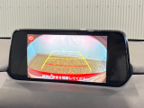 【バックカメラ】リバースにするだけで映ります、後方の安全確認や、狭い駐車場での車庫入れ、雨の日や夜間など視界の悪い時に便利です!安全にバックする為には欠かせない装備です。