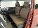 厚みがあって、座り心地のいいシート。運転席も助手席もリラックスしてゆったりと座れます♪