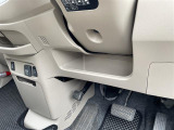 前席の収納スペースも十分ございます!常備しておきたいものを収納できるのは便利ですね!