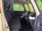 運転席シート廻りは使用感も少なく、良好な状態となっています。丁寧に使われていたことがよくわかりますね。
