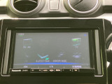 CDやUSB、Bluetoothなど、多彩なソースに対応したオーディオシステム。お気に入りの音楽を車内で楽しめます。快適なドライブを演出します。