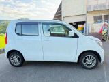 運転席側の側面。ドアパネルに大きなヘコミはありません。社外アルミホイールを装着しています