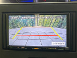 【バックカメラ】駐車時に後方がリアルタイム映像で確認できます。大型商業施設や立体駐車場での駐車時や、夜間のバック時に大活躍!運転スキルに関わらず、今や必須となった装備のひとつです!