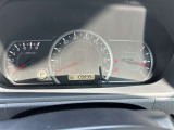 スッキリしたデザインのメーターは運転時の視線移動が少なくて済むので、安全性にも一役かってくれます。