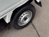 ☆お車についた傷やヘコミ、事故の修理もハヤシにお任せください。自社鈑金工場で修理ができますの安心です☆
