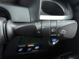 【オートライト(AUTO)】外の明るさをシステムが感知して、自動でヘッドライトが点灯します。ヘッドライトをつけ忘れを防ぐ便利機能です。
