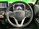 【純正革巻きステアリング】上質な革を使用することで、手にしっかり馴染みとても運転しやすいハンドルです♪