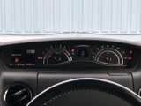 視認性の高いメーターで、運転に必要な情報を確認できます。運転状況を的確に把握し、安全運転をサポートします。