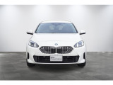 BMWのまさに「顔」ともいえる「キドニー・グリル」は、他の追随を許さない存在感を誇り、「キドニー・グリル」を見かけただけでBMWの風格を感じさせます!!