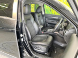 運転席シート廻りは使用感も少なく、良好な状態となっています。前オーナー様が丁寧に使っていたことがよくわかりますね。