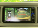 後方確認をサポートするモニター画面です。駐車時や狭い道での運転に役立ち、安全性を高めます。