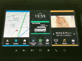 使いやすいインターフェースで、快適なドライブをサポート。様々な情報をわかりやすく表示し、安全運転に貢献します。