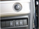 弊社でお車をご購入頂いたお客様は、一部車種を除いて【オイル交換永久無料】となっております。※詳細はスタッフまでお問合せ下さい。