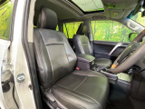 運転席シート廻りは使用感も少なく、良好な状態となっています。丁寧に使われていたことがよくわかりますね。