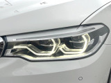 ●LEDヘッドライト:夜間走行時も良好な視界を確保し安心して運転できる高輝度LEDヘッドライトを装備!点灯速度が早く、消費電力も抑えられています。