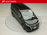 両側パワースライドドア付きだから、狭い駐車スペースなどでの乗り降りラクラク♪小さなお子さまのいるご家庭には嬉しい装備です。