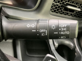 洗練されたデザインのメーターが、運転の楽しさを引き立てます。視認性も高く、必要な情報を一目で確認でき、運転に集中できる環境を提供します。