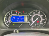 視認性の高いメーターパネルです。運転に必要な情報をひと目で確認できます。明るくクリアな表示で、運転に集中できます。