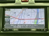 わかりやすい表示で、初めての道でも安心。渋滞情報もリアルタイムで確認でき、スムーズな移動をサポートします。長距離ドライブにもおすすめです。