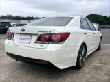 助手席側下部へキズのある車両となります。写真を掲載しておりますので併せてご確認ください。