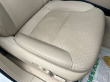 快適温熱シートとシートベンチレーションをフロントシートに加え、セカンドシートにも装備(するなど使用性と快適性に配慮した。