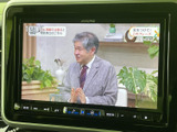 停車中、お気に入りの番組や映像を楽しめるのが魅力。長距離移動の休憩時間などに、リラックスした時間を過ごせます。