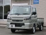 ☆新車の納期が遅延している為に当社にて事前に注文しておいた届け出済み未使用車になります。