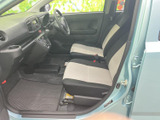運転席からの視界は広く、運転操作もスムーズに行えます。快適なドライビングポジションを実現しています。