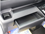 【車屋】として、長く車業界に従事した経験豊富なスタッフが在籍しております。