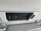 純正スマートインETCも装着済み!ETCをご利用の場合は再セットアップ費用￥3,300-が別途必要となります。車載器はサンバイザーの後ろにスマートに収納☆カードの出し入れも簡単です☆