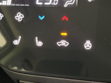 【シートヒーター】寒い日に重宝するシートヒーター!エアコンより早く温まってくれるので寒がりの人も安心ですね♪エアコンの温風は乾燥するから苦手、という方にもをおすすめです。