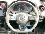【純正革巻きステアリング】上質な革を使用することで、手にしっかり馴染みとても運転しやすいハンドルです♪