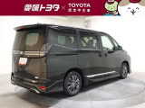 「中古車ハイブリッド保証」付き。ハイブリッド機構を無償で保証します。保証期間は、初度登録年月から10年目まで、またはロングラン保証が終わってから3年間。ただし累計走行距離が20万km以内です。