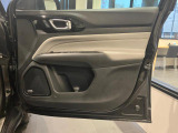 運転席ドアとなります。
